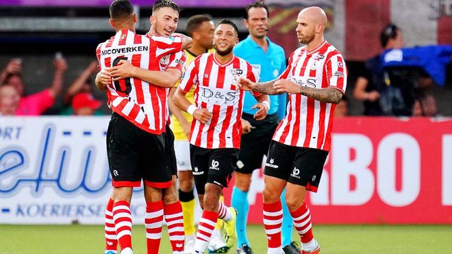 际舞台上展 际舞台上展