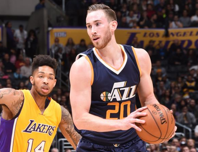 某队前腰老 某队前腰老